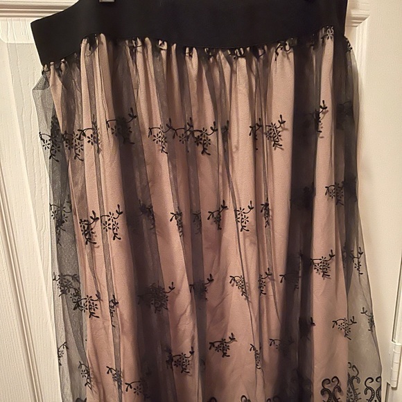 Metro Wear Dresses & Skirts - Metro Wear Knee Length Lace Skirt